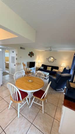 2 Bedroom Condo with Beach Access - Image 5